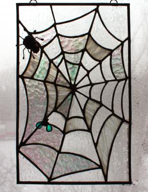 Витраж на окно "Паутина с пауком"