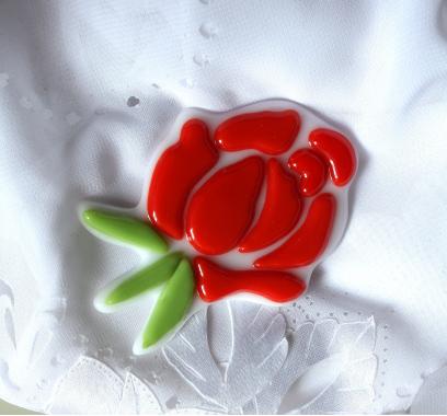 брошь "красная роза" художественное стекло